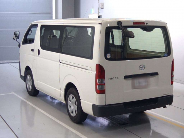 2015 TOYOTA HIACE VAN